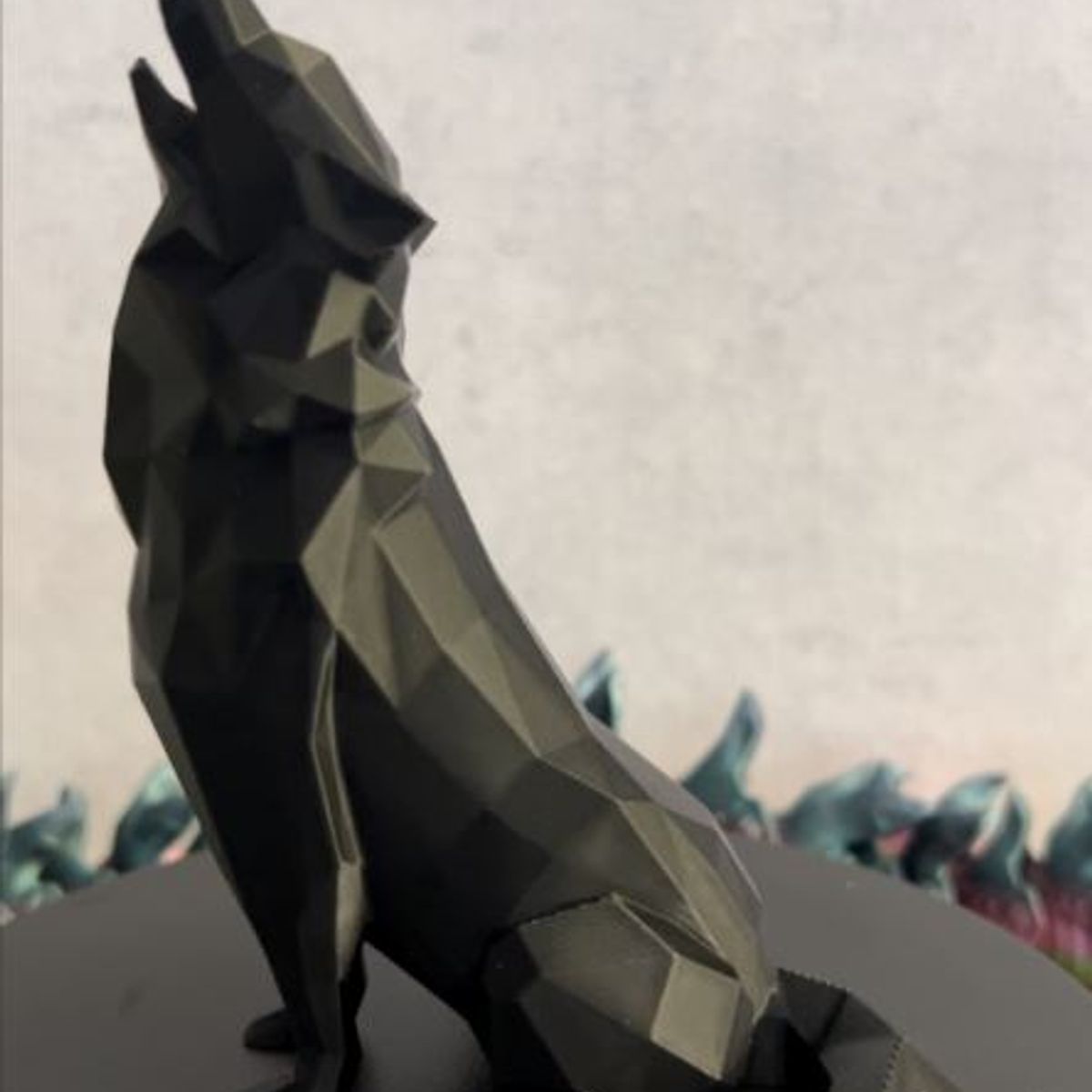 GENERICO - ADORNO EXCLUSIVO LOBO NEGRO 23cm x 13cm x 16cm