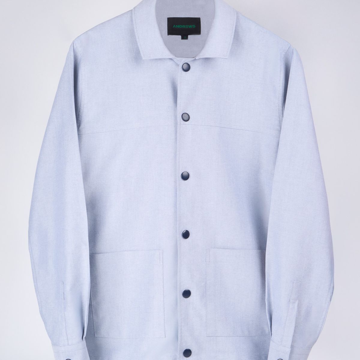 ANDREW'S TIES - Sobre Camisa Gris con Broche