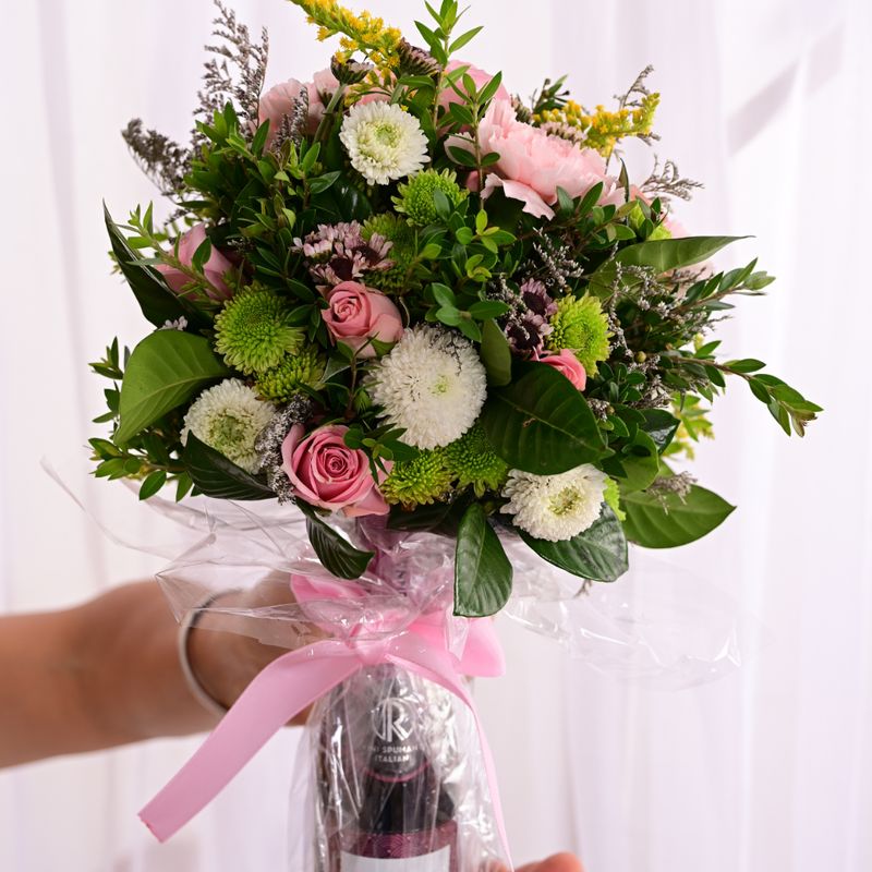 GENERICO - Mini Espumante Riccadonna Floral -  Ramo Floral - Flores - Naturales