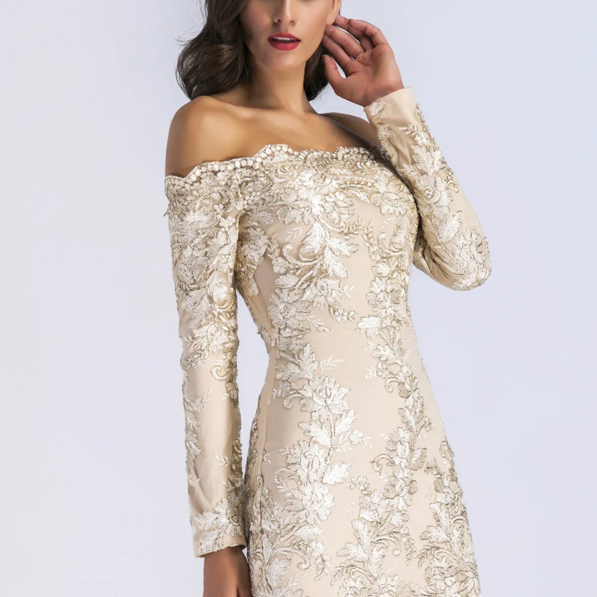 GENERICO - Vestido Corte tubo de encaje dorado - Vestido Ivana