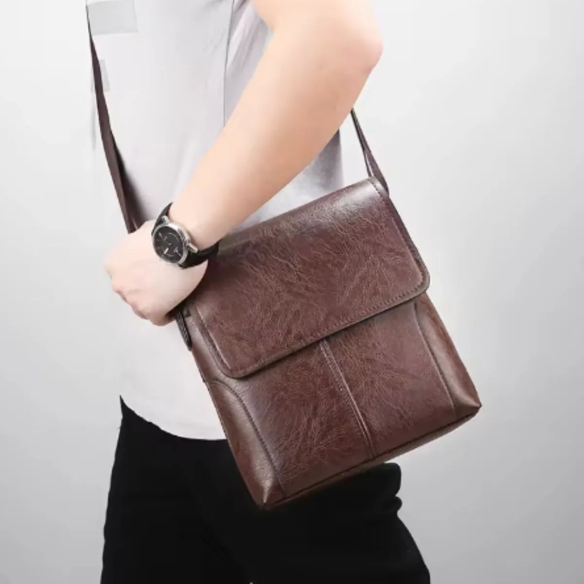 GENERICO - Bolso de Hombre mediano cuero PU