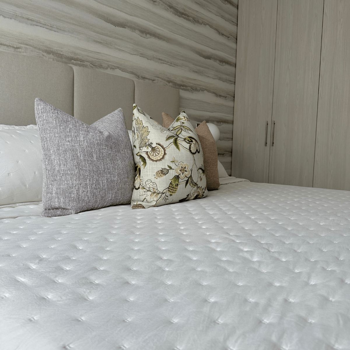 CLAUDIA RIVA HOME - Cubrecama Calma color Beige