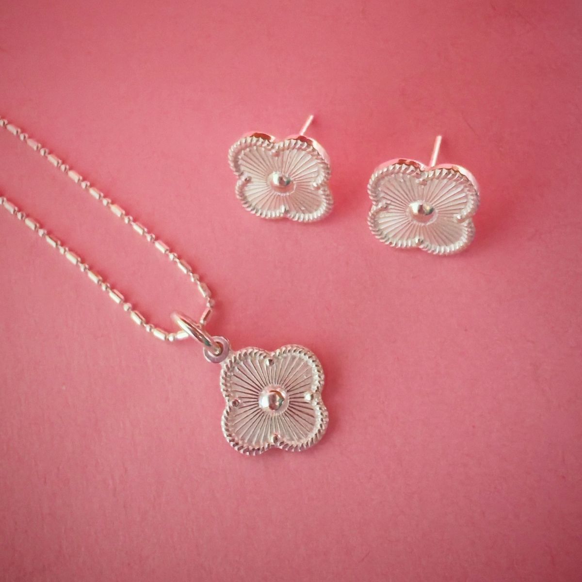 GENERICO - Collar + dije + aretes de plata Vania