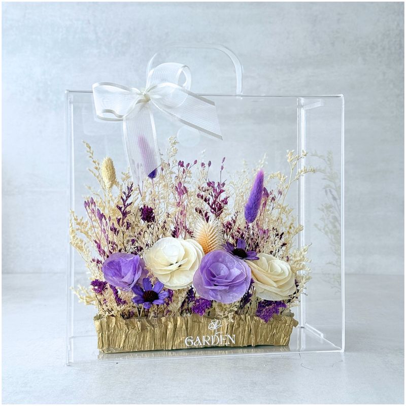 GENERICO - Arreglo Floral Botanical en tonos lila y crema