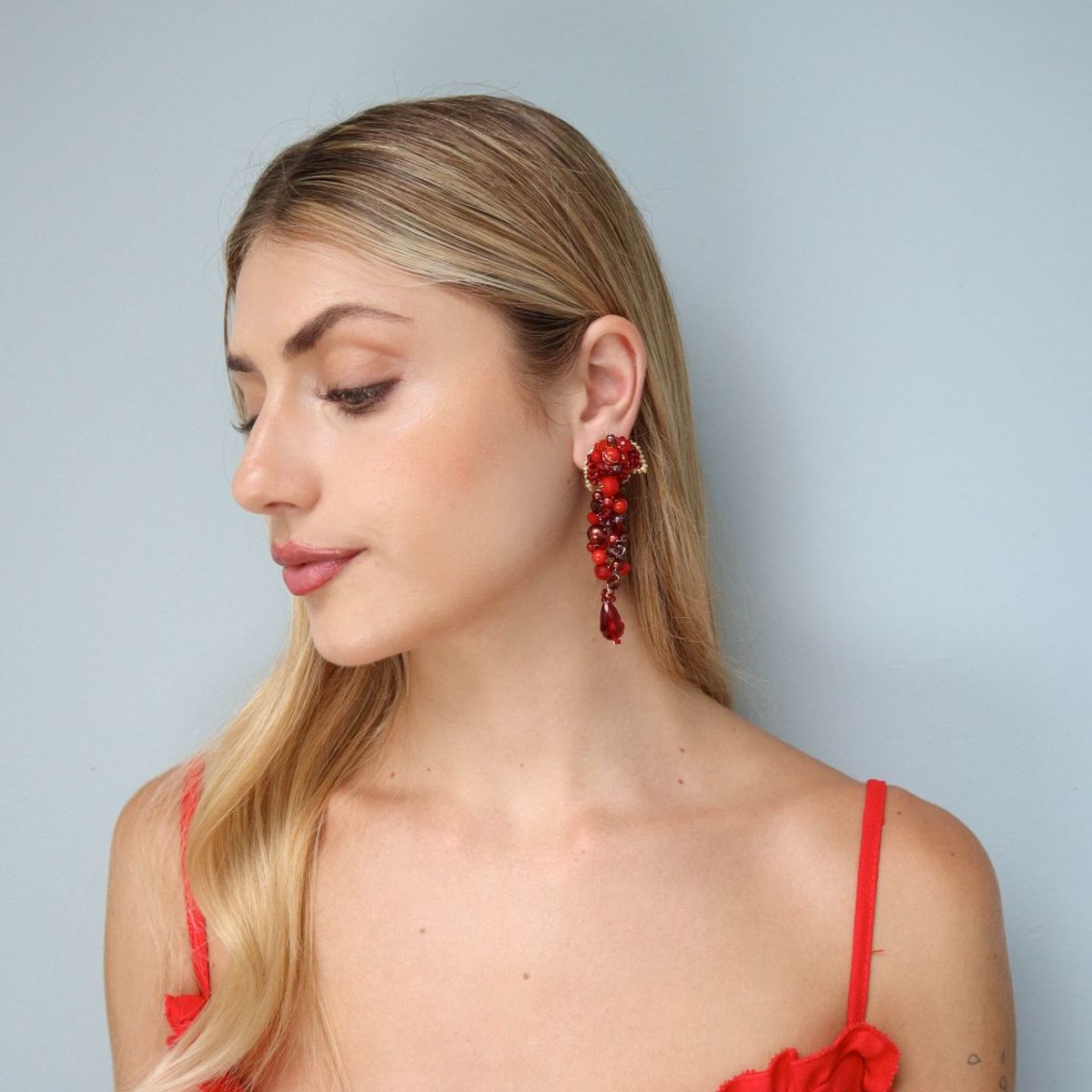 SAMANTHA PINTO HANDMADE ACCESSORIES - Aretes Emilia Rojo Vino