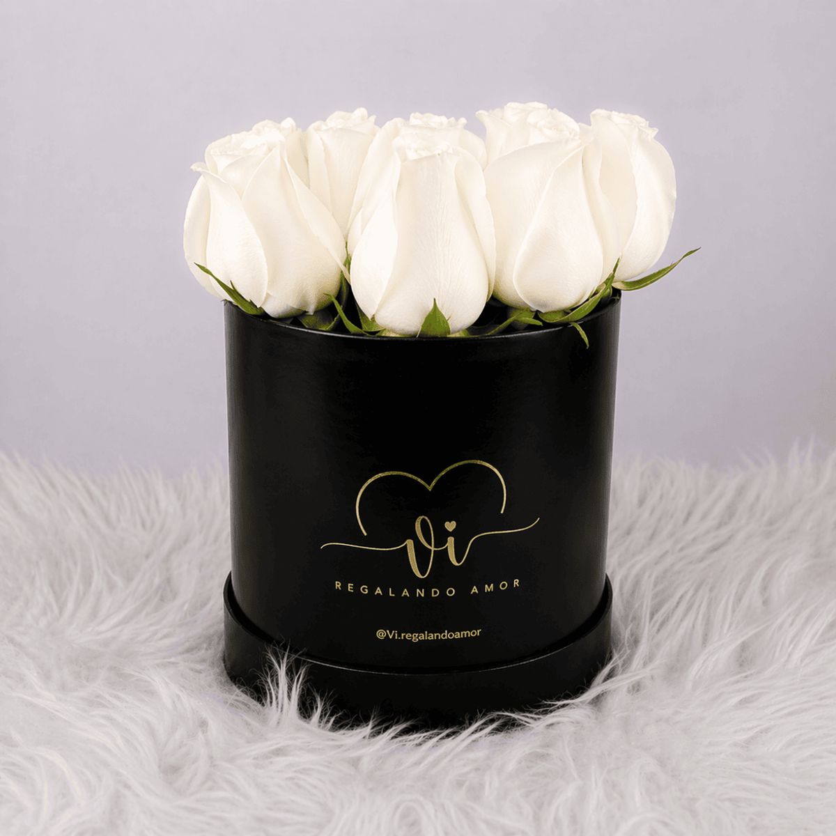 VI REGALANDO AMOR - Box Clásico de rosas blancas- box floral