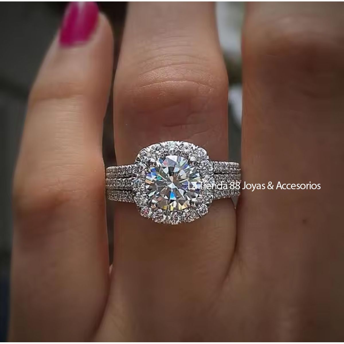 LA TIENDA 88 JOYAS Y ACCESORIOS - La Tienda 88 - Anillo DeLuxe Cristales Mujer Bañado en Oro  - Blanco