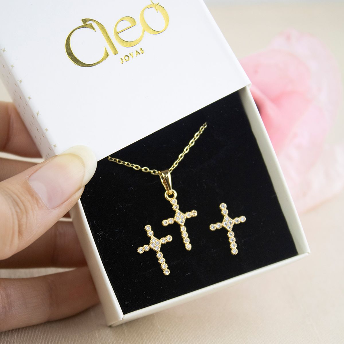 CLEO JOYAS & ACCESORIOS - Set Cruz con circones