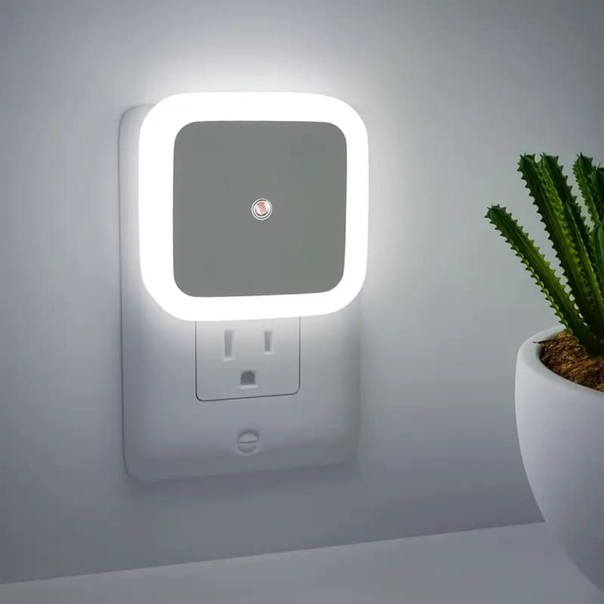 MEGIMPERU - Luz Nocturna LED Inteligente con Sensor Día y Noche