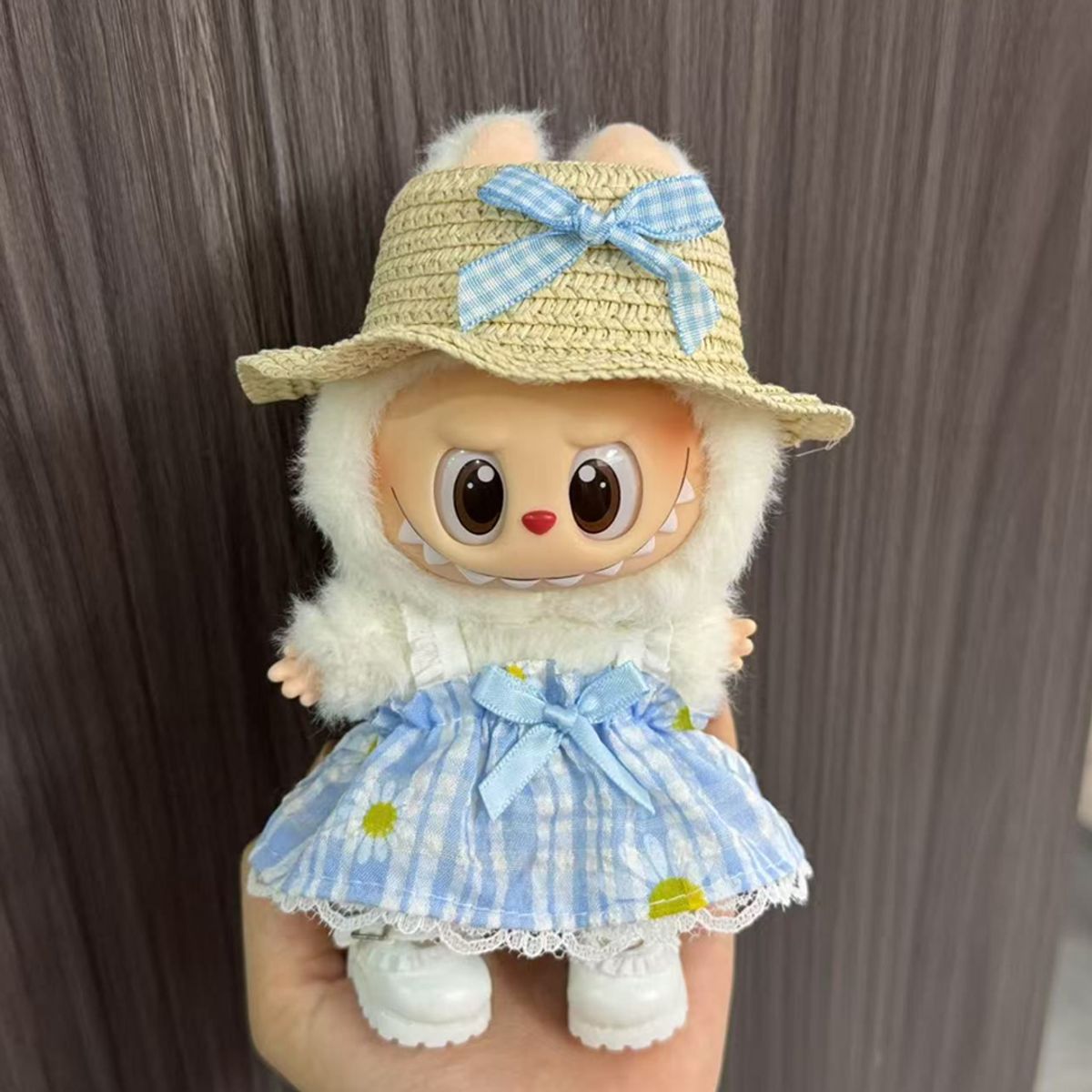 POP MART - Ropa Labubu Vestido Celeste Floreado Sombrero Paja