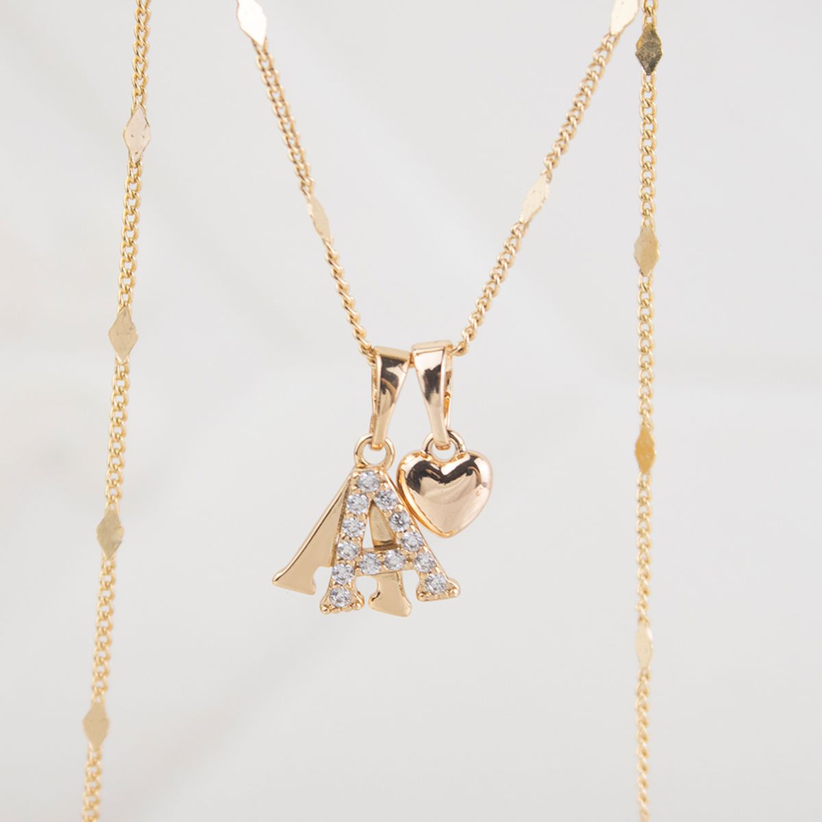 CLEO JOYAS & ACCESORIOS - Collar Inical A con Corazón Rose