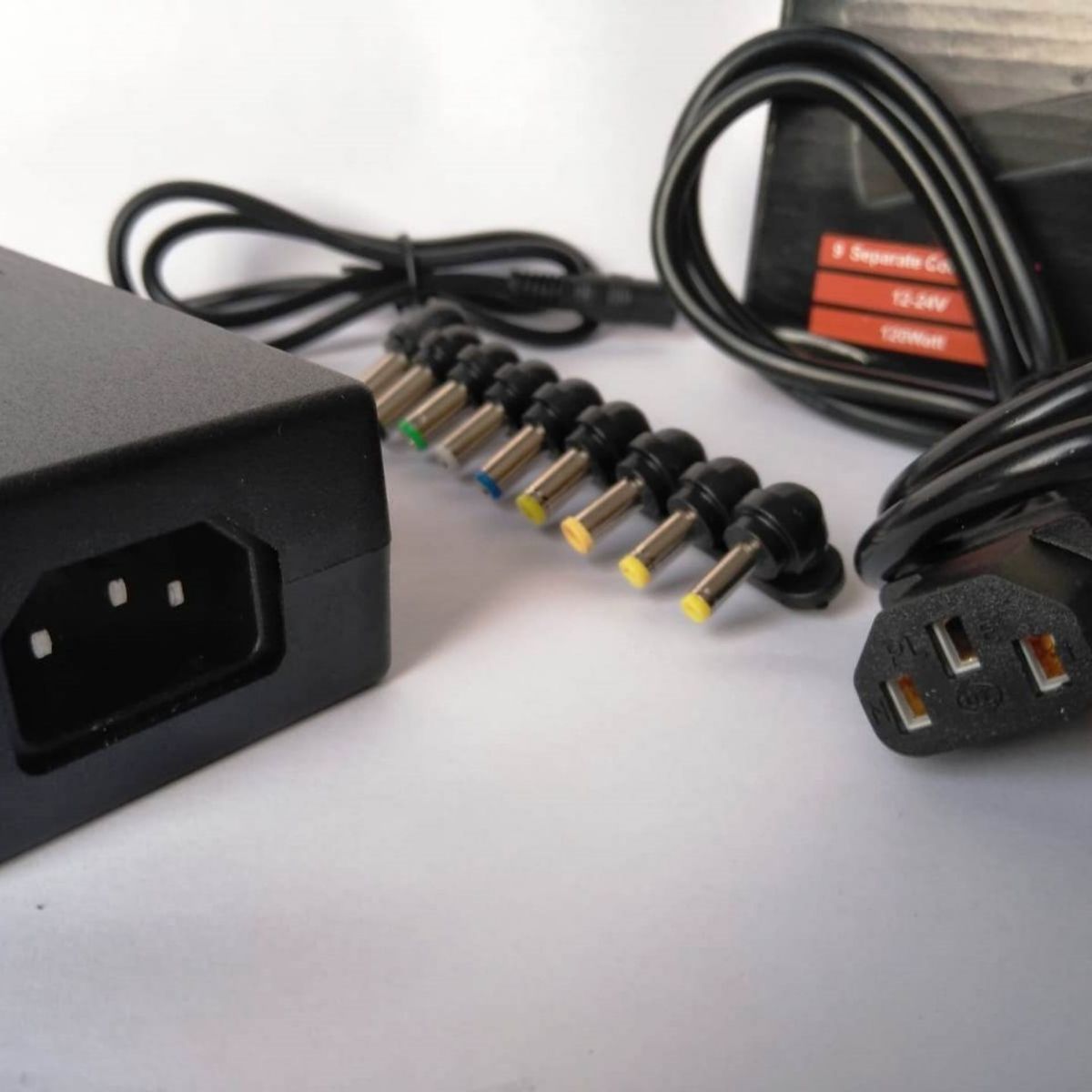 GENERICO - Cargador para laptop universal 120 Watts de 12 a 24 Voltios Regulable