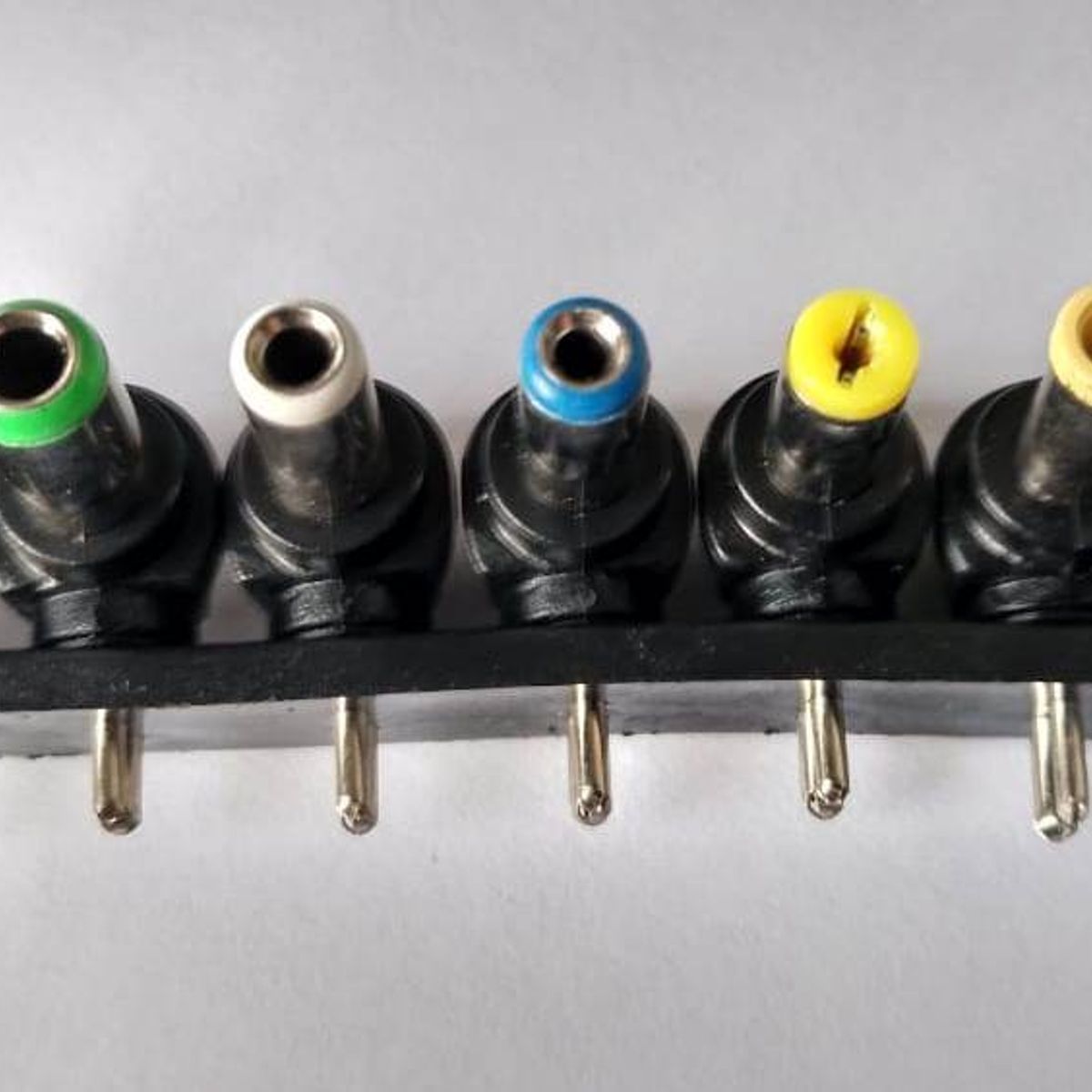 GENERICO - Cargador Laptop Universal 120 Watts 12-24 Voltios Regulable