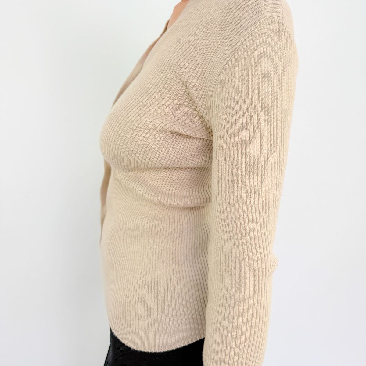 INTROSPECTIVA MODA - CARDIGAN TEJIDO BOTON BRUNELLA