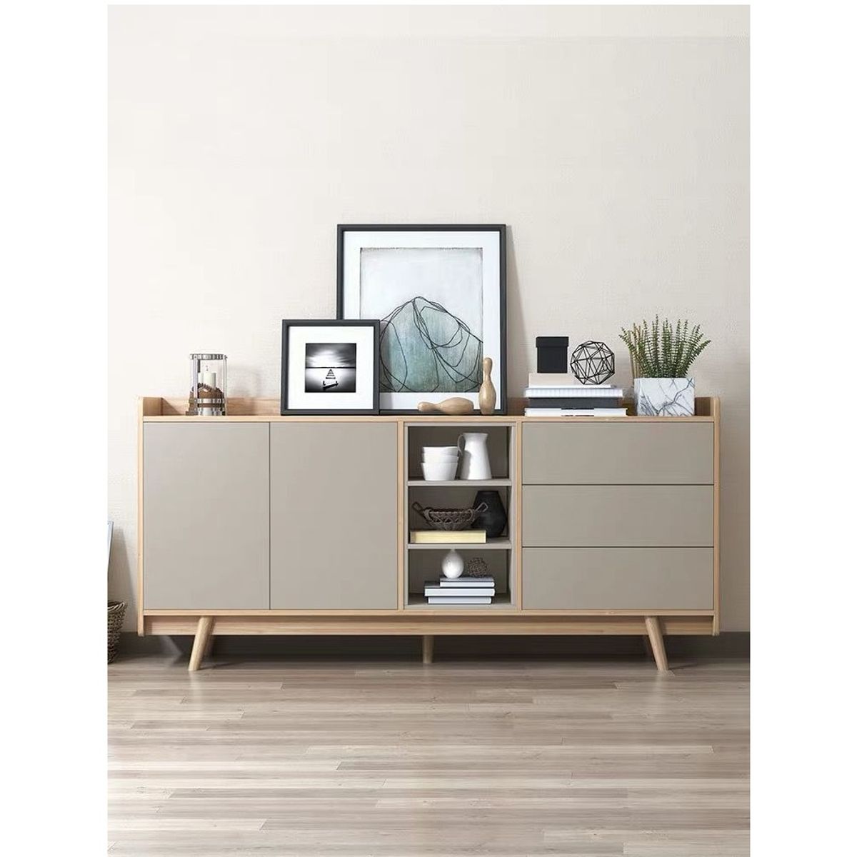 TU MESITA - Aparador Moderno Karol 2 Puertas 3 Cajones Color Duna/Taupe TU MESITA