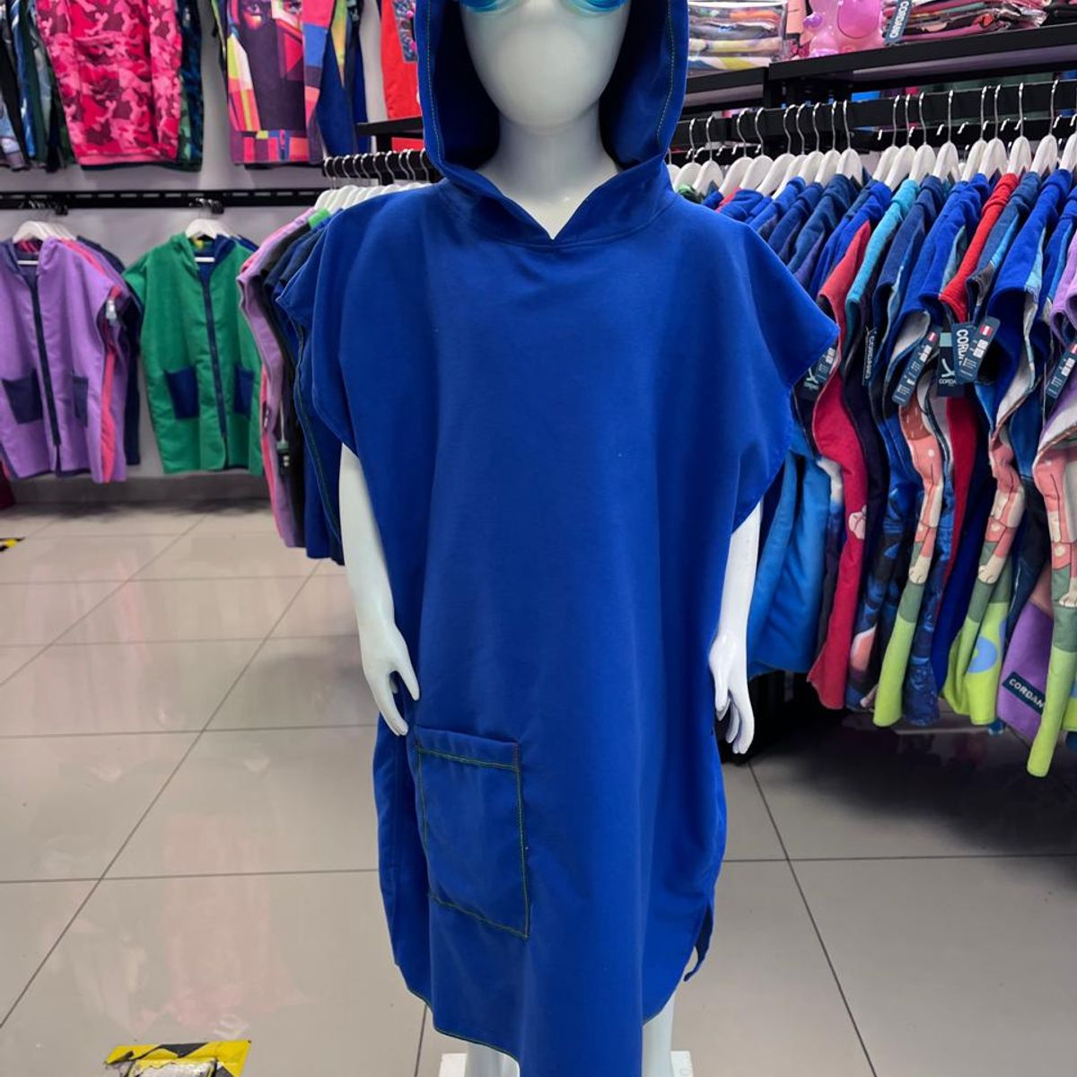 GENERICO - TOALLA CAMBIADOR ULTRAFINA CORDANO NIÑOS 5 A 7 AÑOS AZULINO.