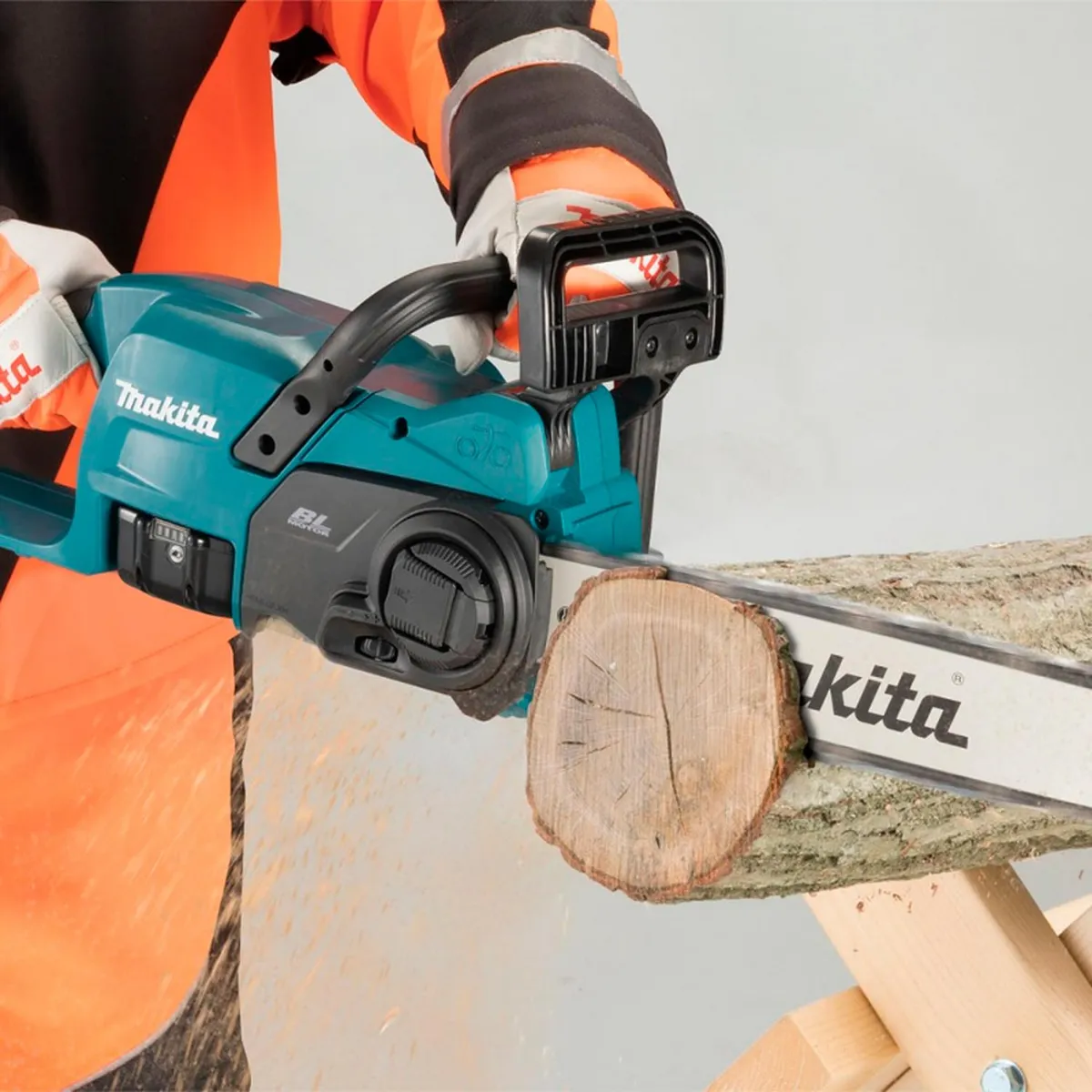 MAKITA - Motosierra Makita DUC407 18V LXT Brushless  16” 40cm Profesional