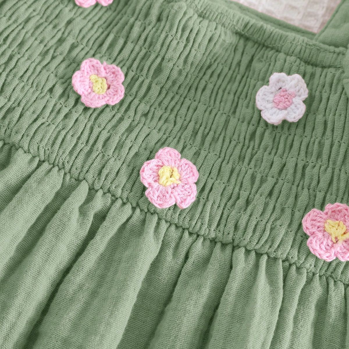 GENERICO - Conjunto Cleo blusa con flores en relieve y short a juego