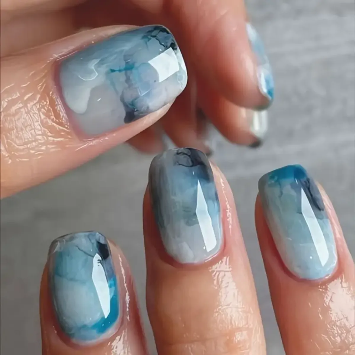 GENERICO - Uñas Press On - Marmoleadas azules