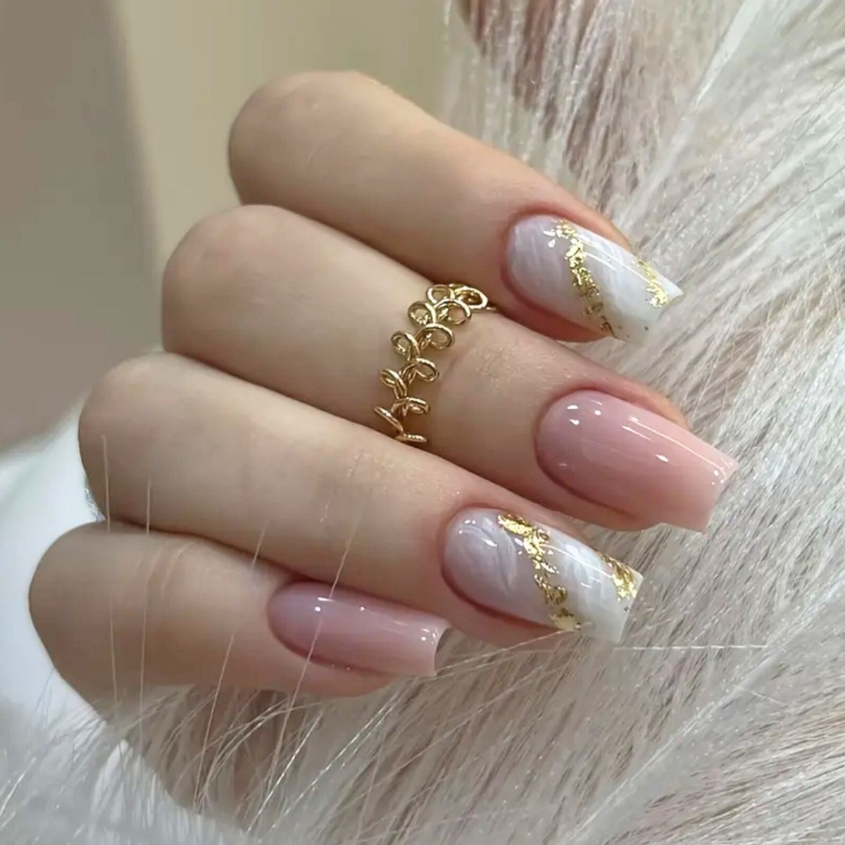 GENERICO - Uñas Press On Nude marmoleado con brillo - Set de 26 piezas