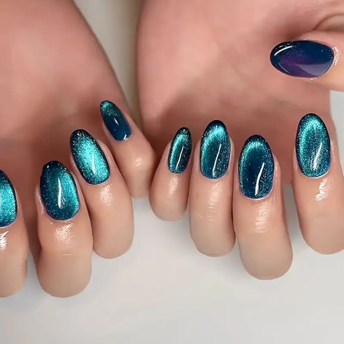 GENERICO - Uñas Press On - Cat eye verde - ojo de gato