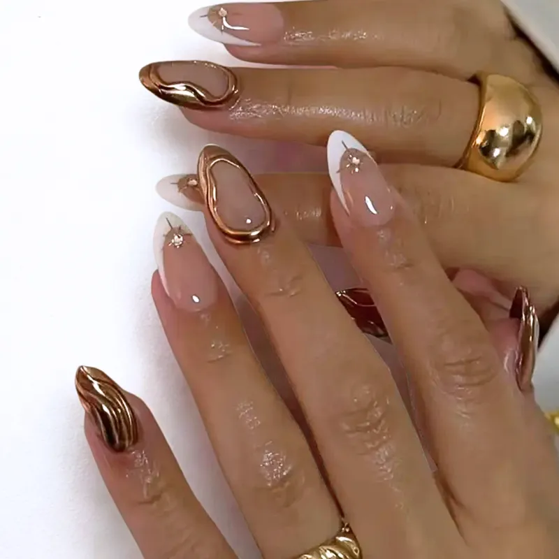 GENERICO - Uñas Press On Dorada y blanco relieve 3D - Set de 26 piezas