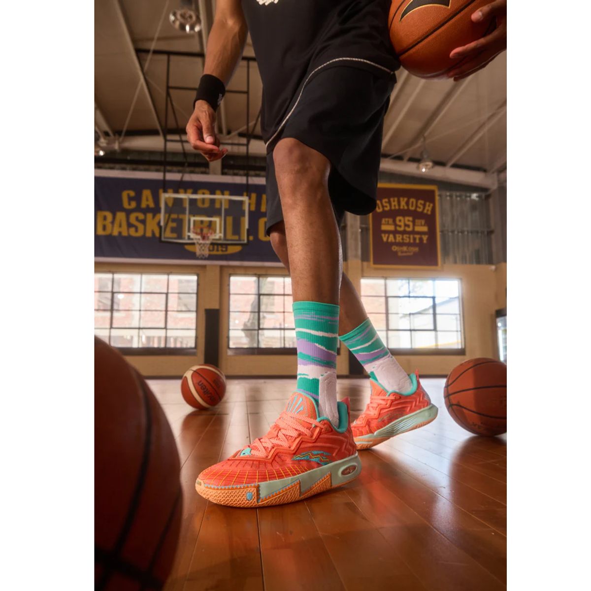 ANTA - Zapatilla de basket by KYRIE IRVING  KAI  2  "SUN AND MOON "