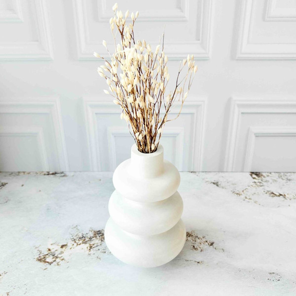 CONKRETE - Florero de Cemento Anillos + Flores Preservadas