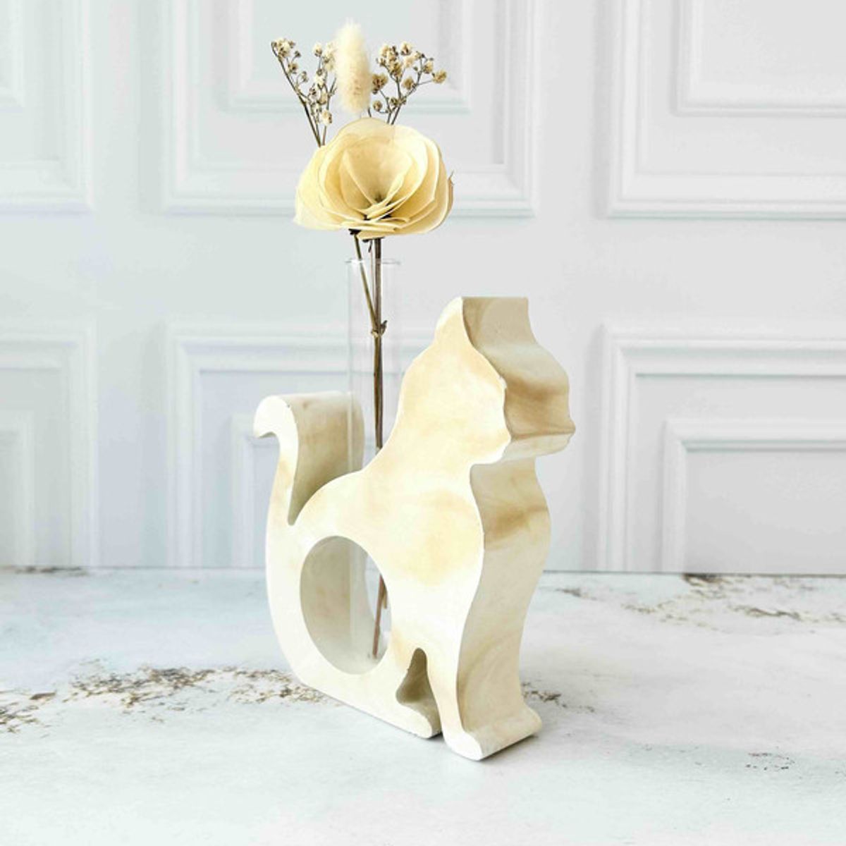 CONKRETE - Florero de Cemento Gato + Flores Preservadas