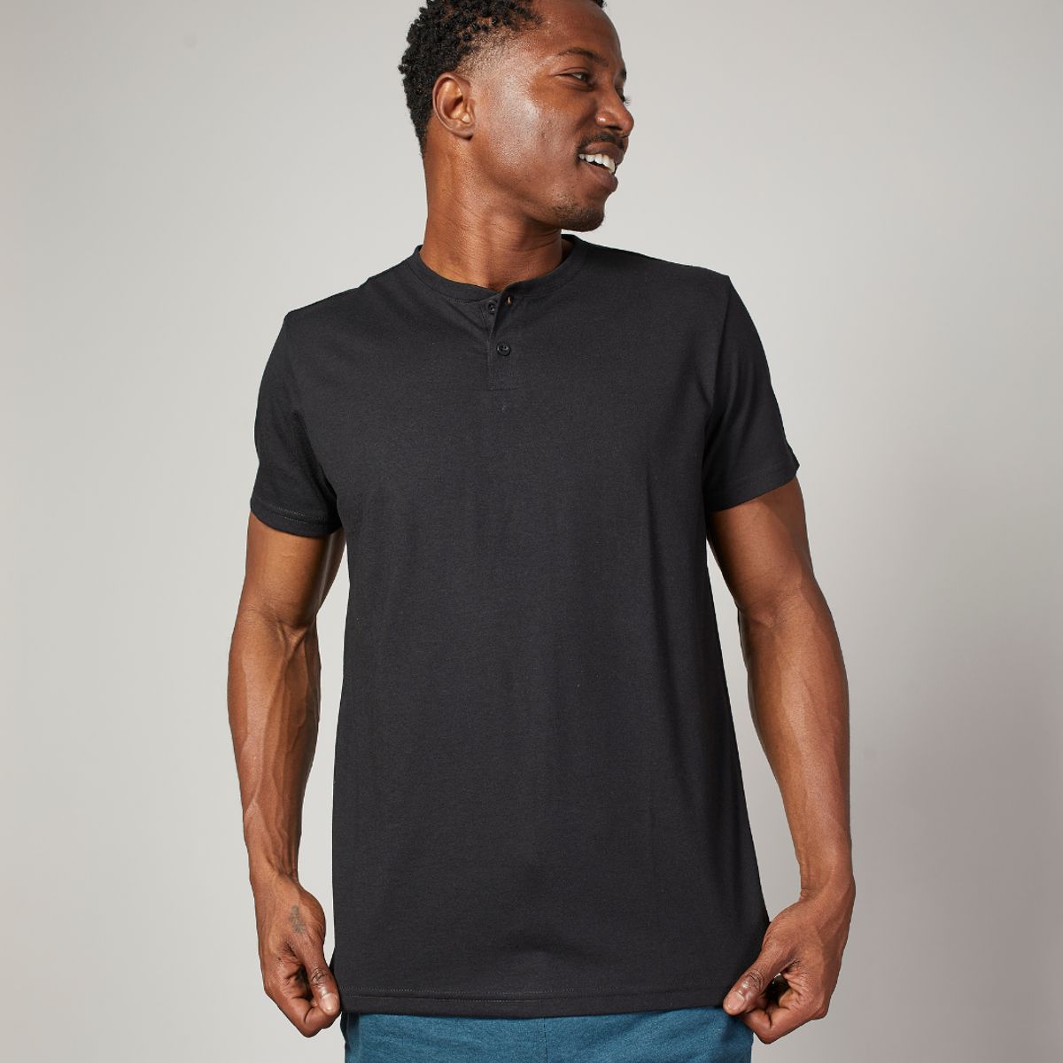 RISING DRAGON - Polo Cuello Redondo El Esencial - Negro