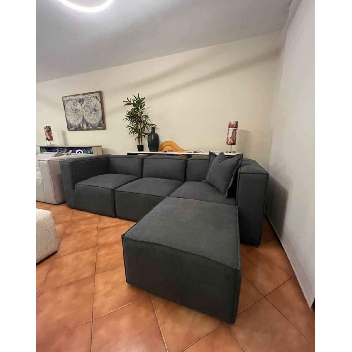 GENERICO - SECCIONAL MIA 3 CUERPOS  COLOR NEGRO+ 1 BANQUETA