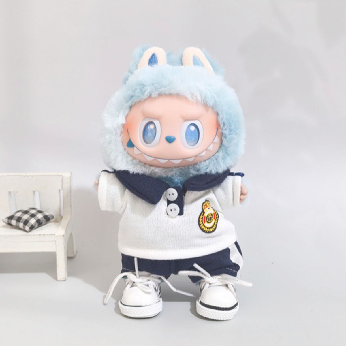 POP MART - Conjunto Labubu Camiseta Azul Madrid CF