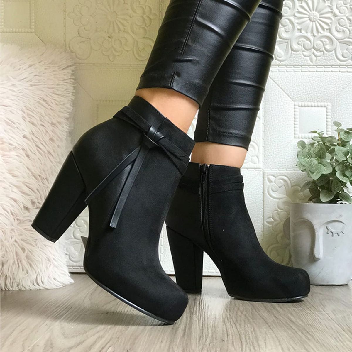 GENERICO - Botin Mujer Sanamaca Lazo Taco 9 2086-68 Color Negro