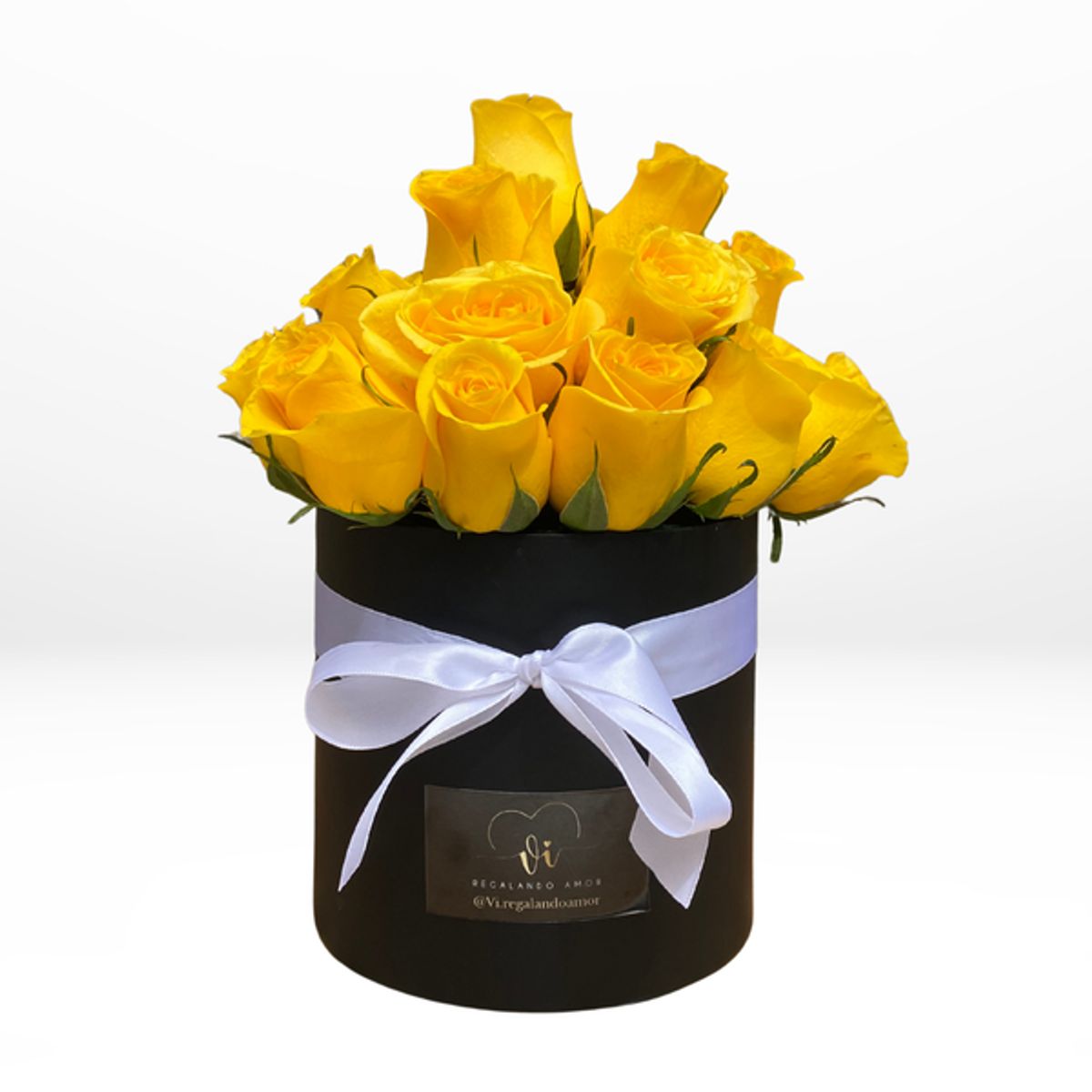 VI REGALANDO AMOR - Caja Clásica  24 Rosas Amarillas - Flores Amarillas -  Arreglo floral