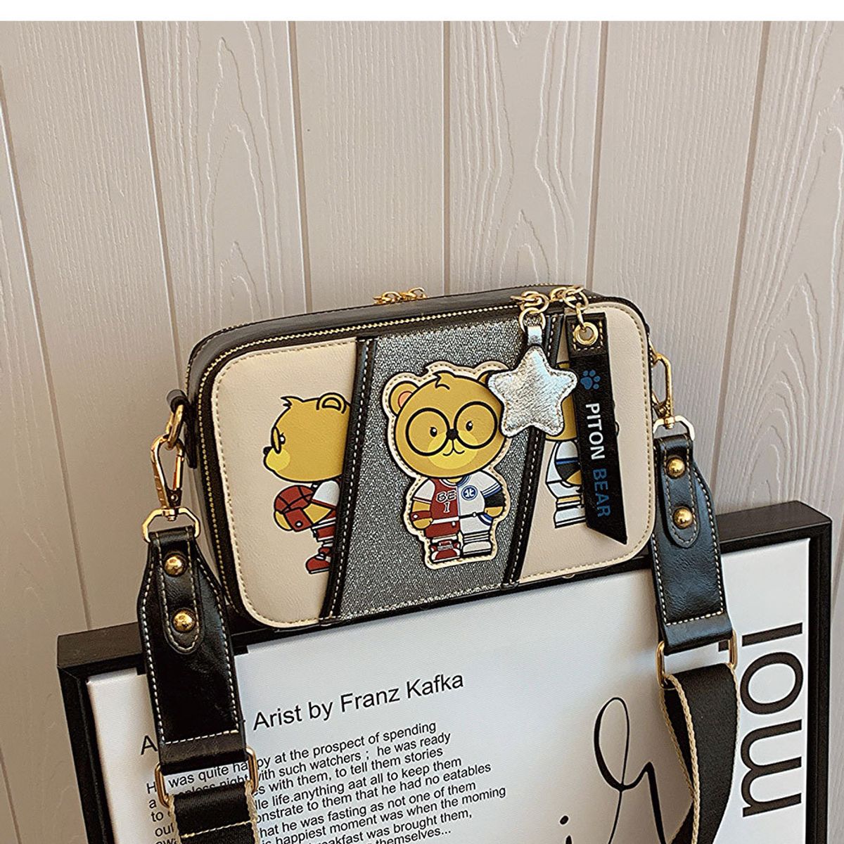 GENERICO - CARTERA PITON BEAR CUERO PU OSITO NEGRO ESTRELLA