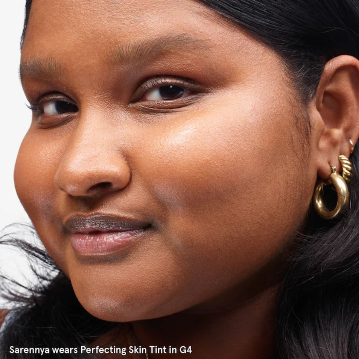 GLOSSIER - Base Ligera para Piel Brillante Glossier - G4