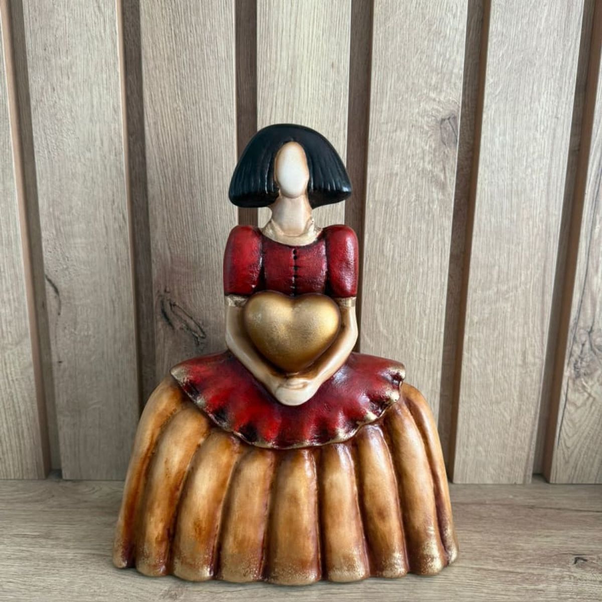 MAP DESIGN HOME - Adorno Figura Menina Clásica 22x10x31 cm