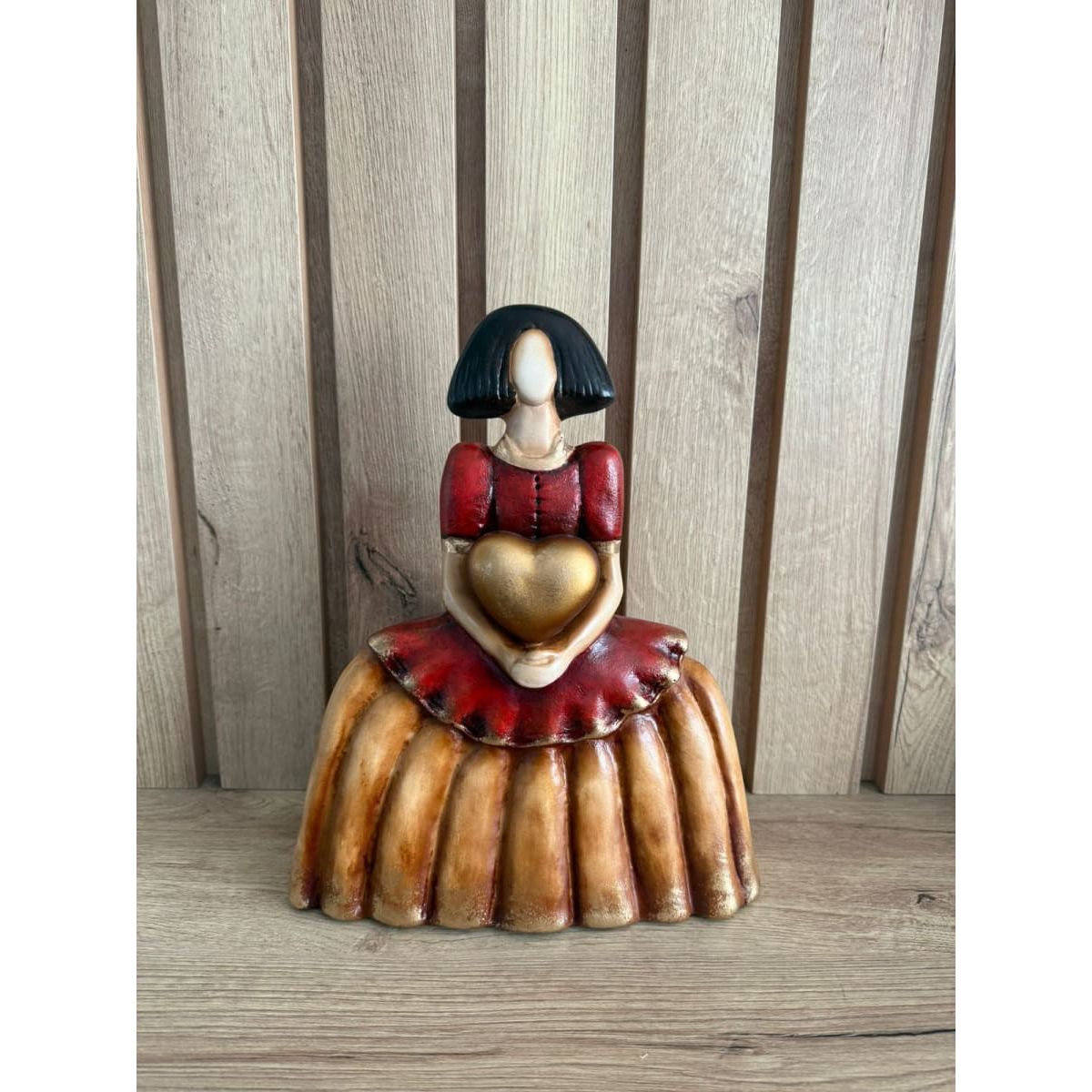 MAP DESIGN HOME - Adorno Figura Menina Clásica 22x10x31 cm