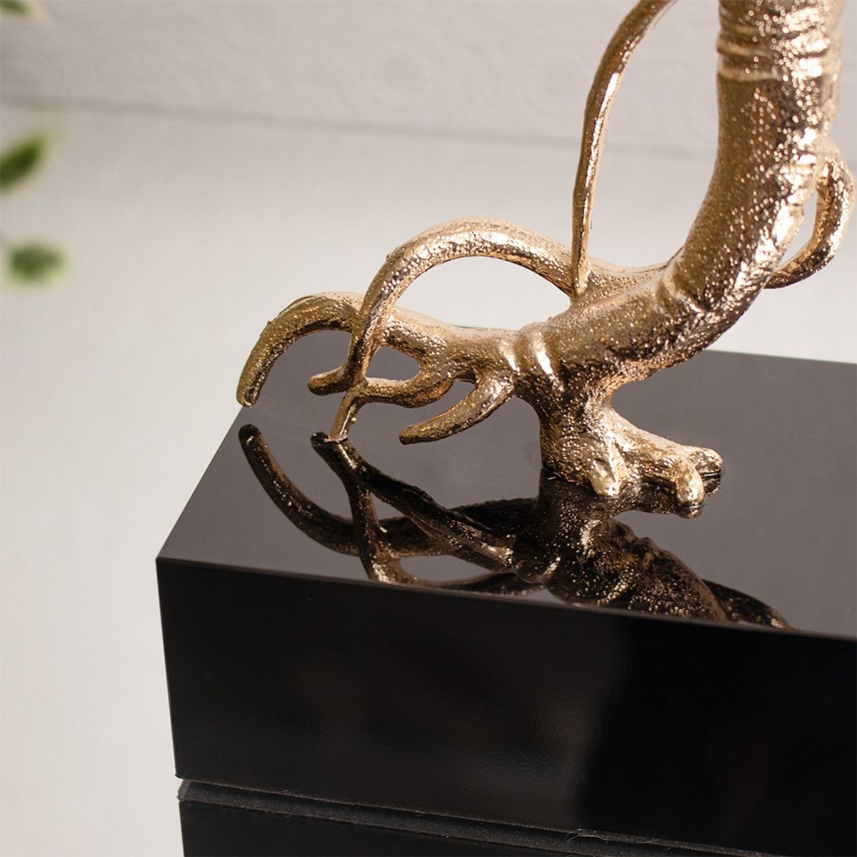 PANORAMA HOGAR - Flores Decorativas Panadecor Metal Dorado 30CM