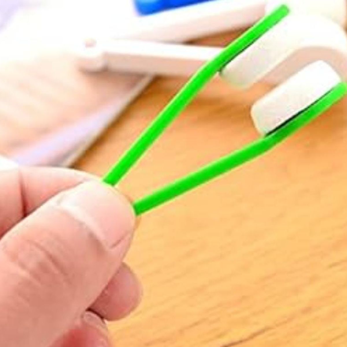 MORITA BAG STORE - CEPILLO PARA LIMPIAR LENTES