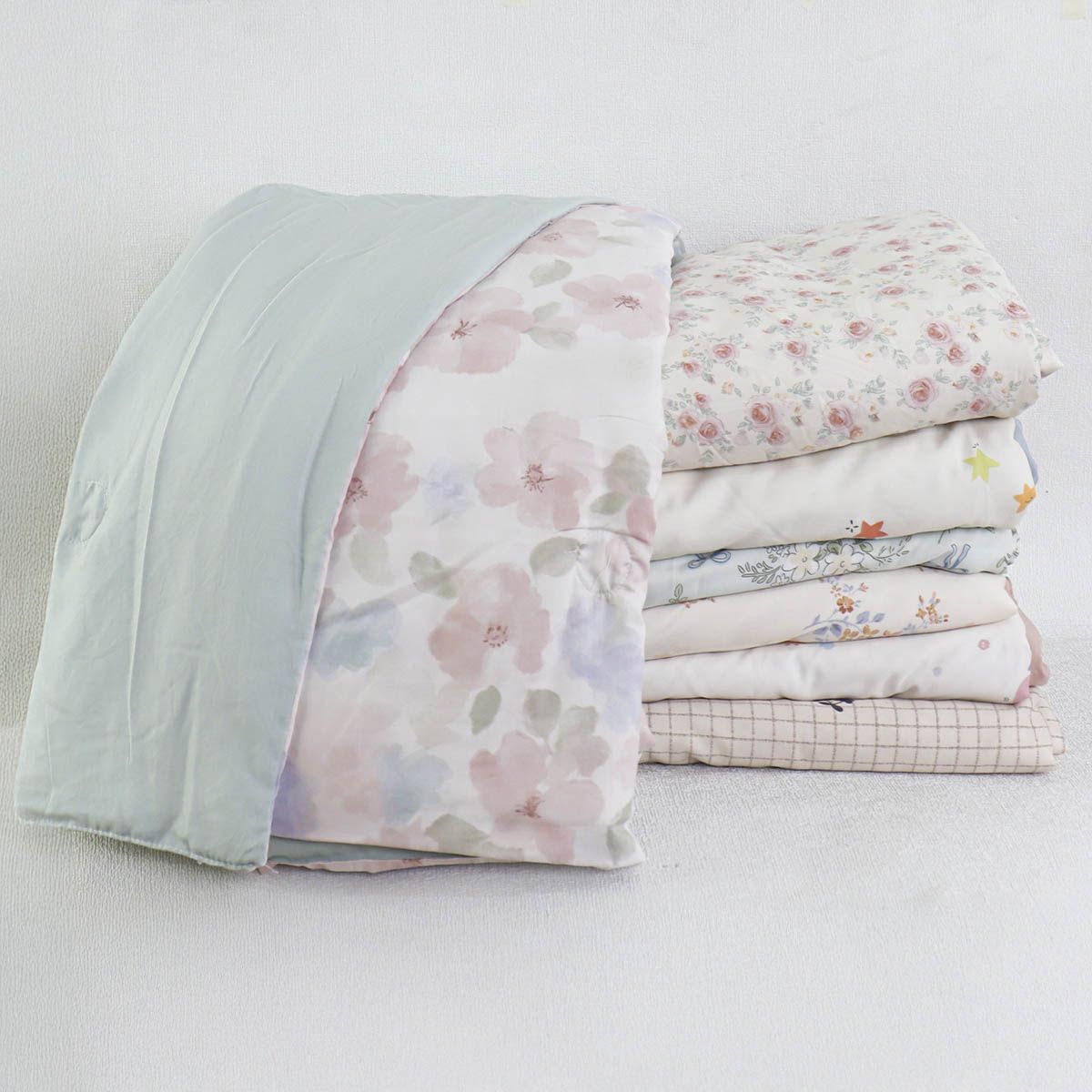 EVYTONY - EDREDON PARA  CUNA - MODELO ACUARELA