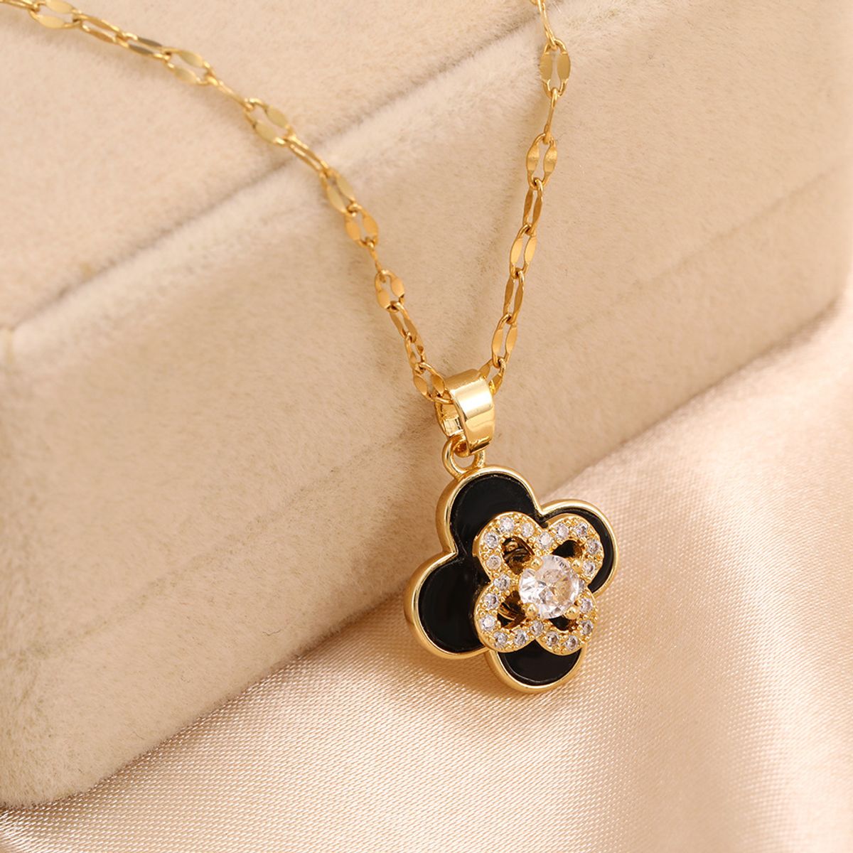 GENERICO - Collar Trébol Giratorio con Circonio Incrustada Lujo Diseño Europeo