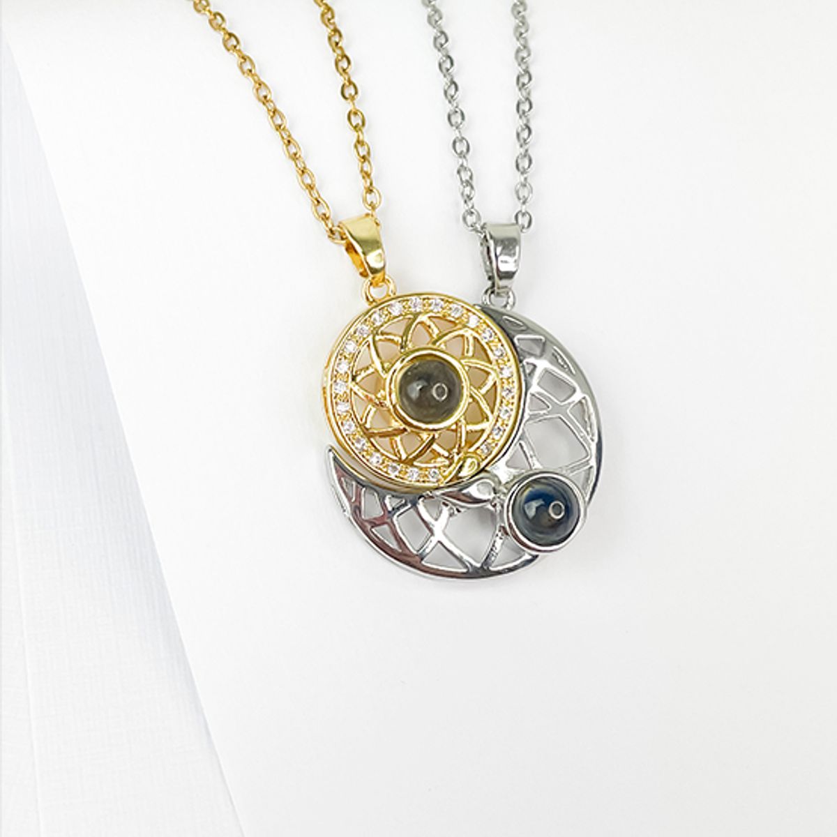 GENERICO - COLLAR PROYECTOR TE AMO EN 100 IDIOMAS REGALO PARA PAREJAS