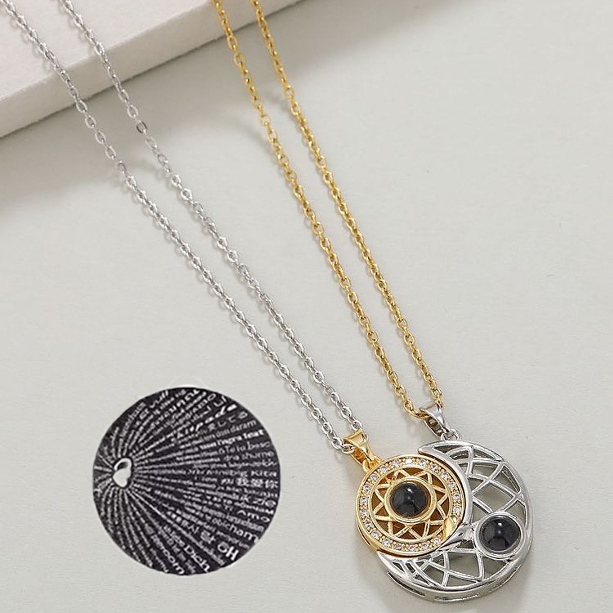 GENERICO - COLLAR PROYECTOR SOL Y LUNA TE AMO 100 IDIOMAS REGALO PAREJAS