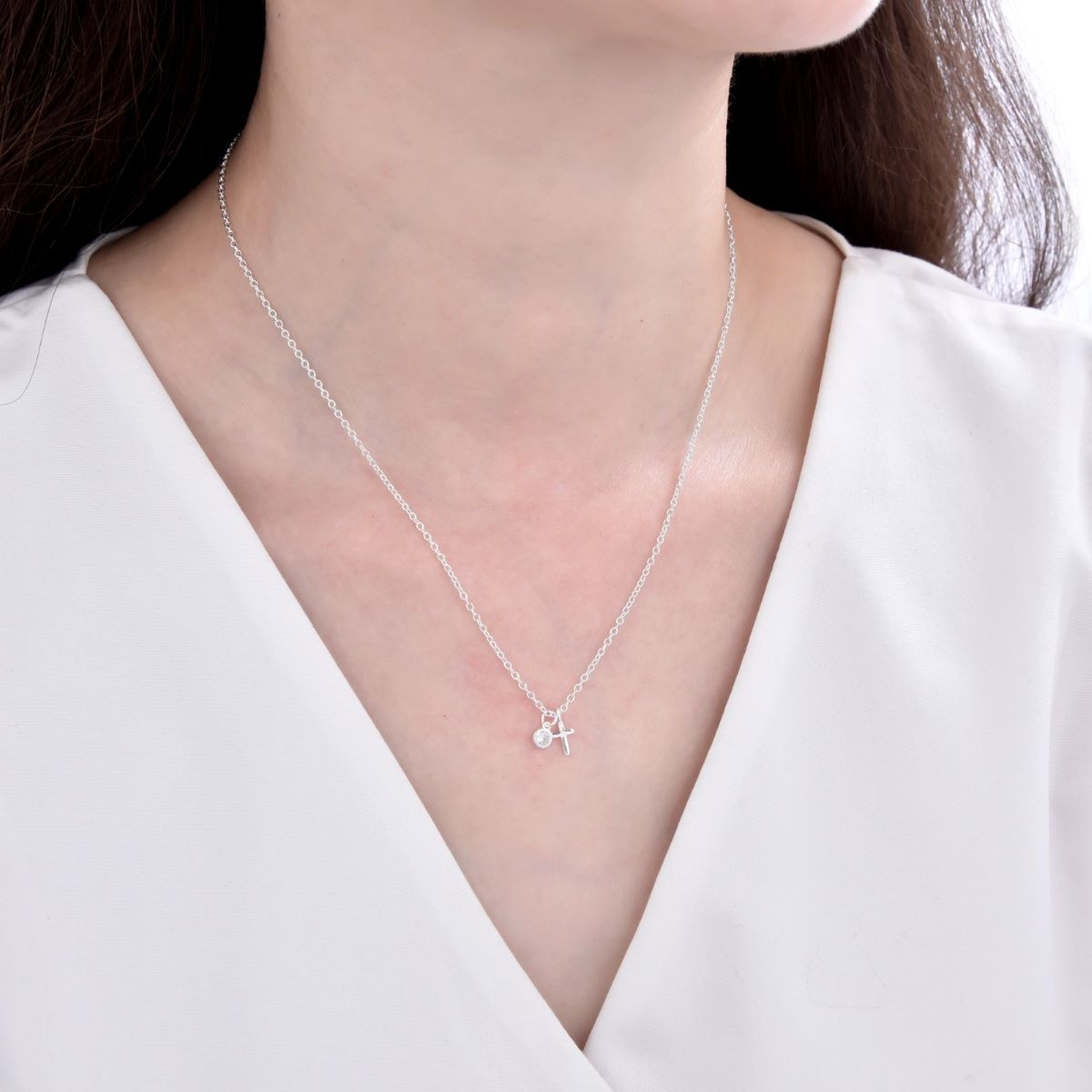 SANTORAL - Collar Cruz Mini y Punto de Luz - Plata