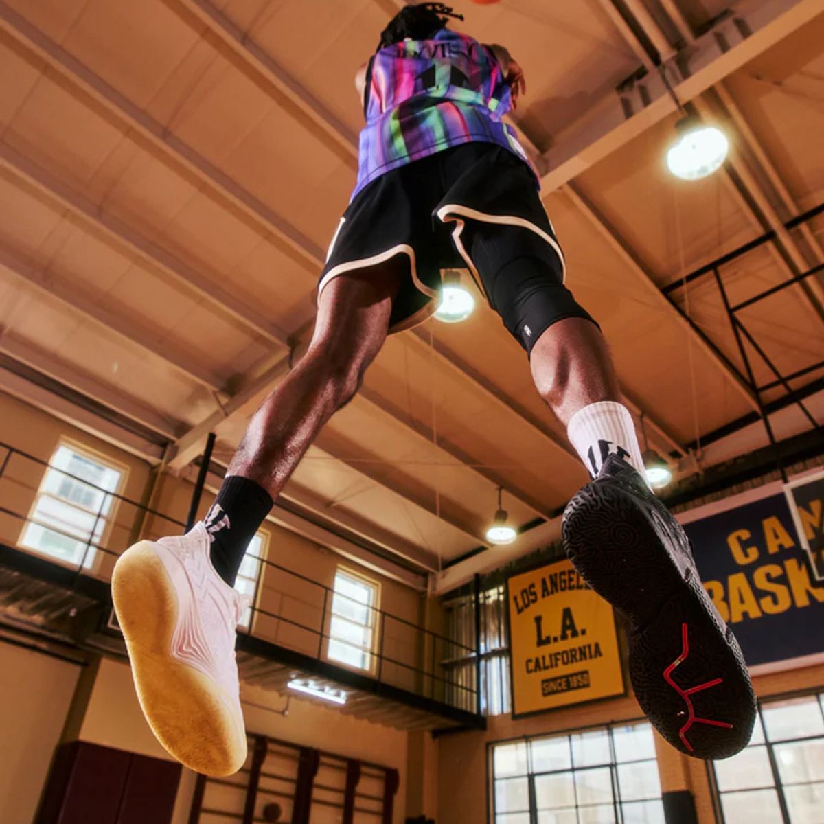 ANTA - Zapatilla de voley by KYRIE IRVING  KAI  2  "MOON "