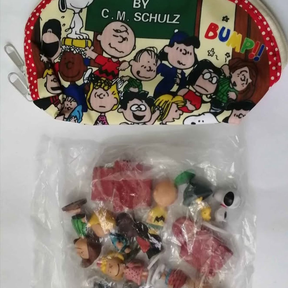 GENERICO - CHARLIE BROWN Y SNOOPY 12 UNID con cartuchera