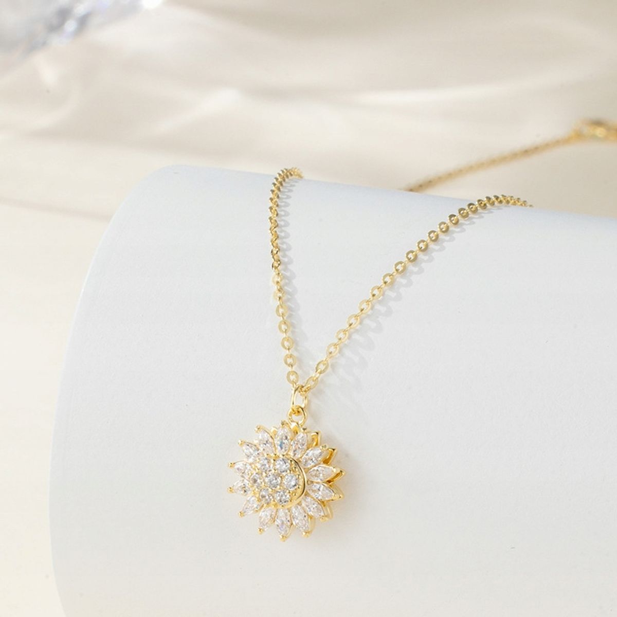 GENERICO - COLLAR GIRASOL DORADO CON CIRCONIAS BRILLANTES PARA MUJER JOYERIA FINA