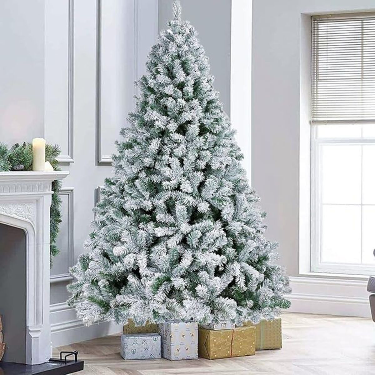 GENERICO - Árbol nevado frondoso americano