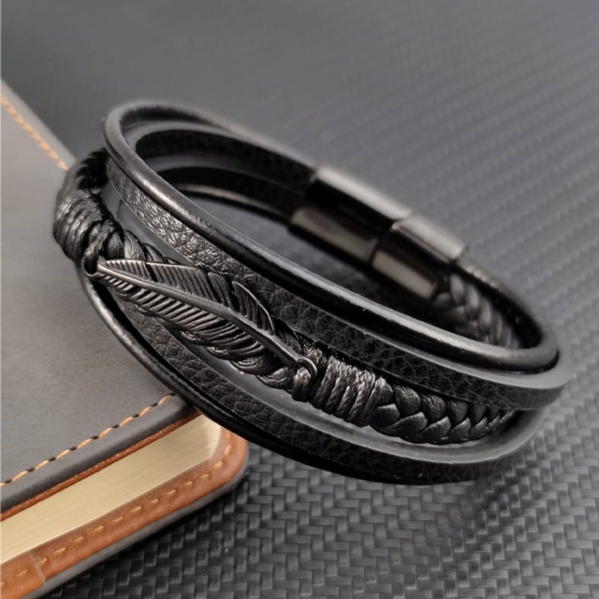 ARMUZ - Pulsera de Cuero - HOJA NEGRA